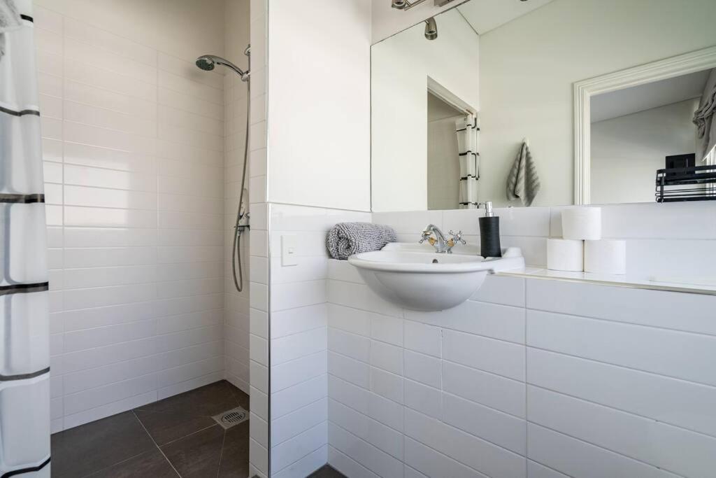 Spacious Penthouse With Spectacular Harbour Views! 오클랜드 외부 사진