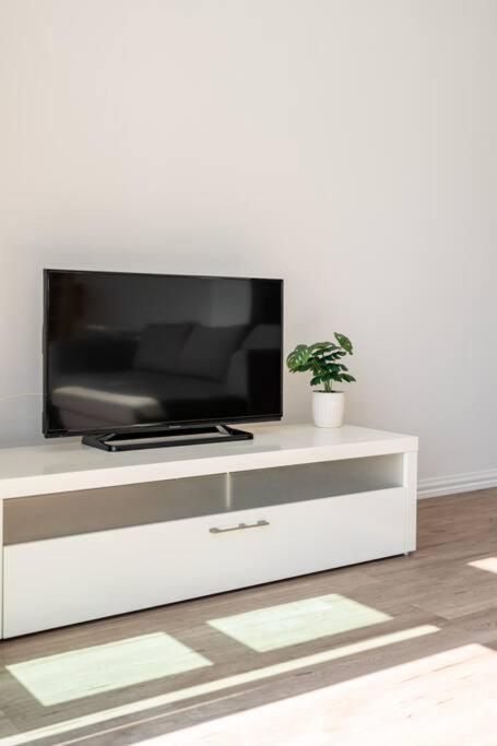 Spacious Penthouse With Spectacular Harbour Views! 오클랜드 외부 사진