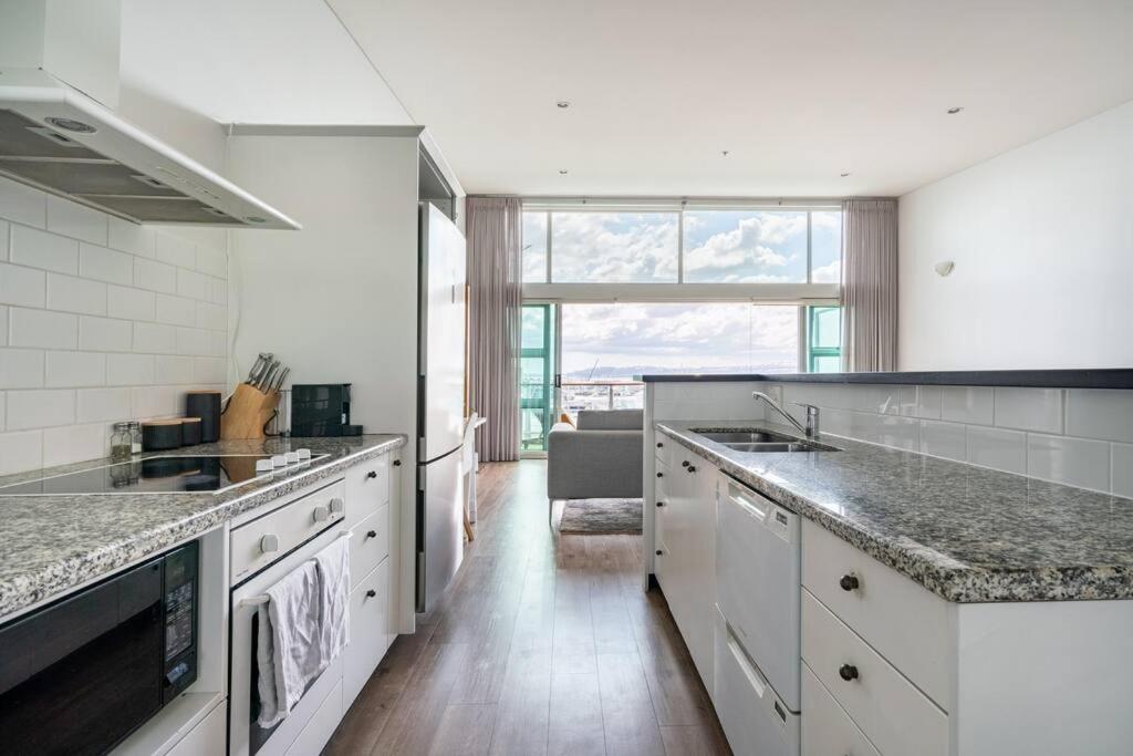 Spacious Penthouse With Spectacular Harbour Views! 오클랜드 외부 사진