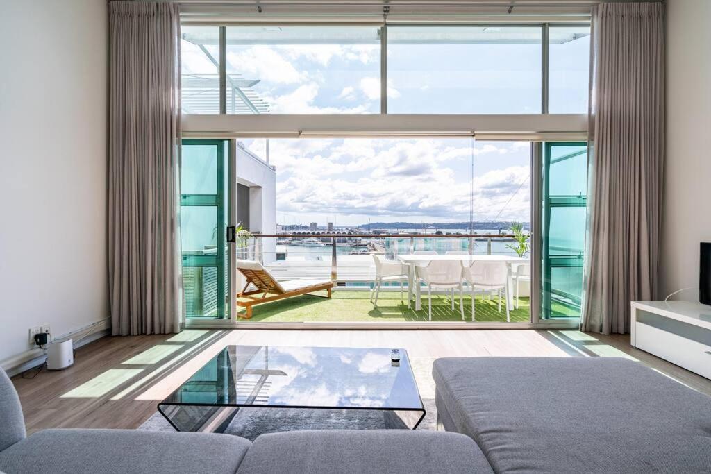 Spacious Penthouse With Spectacular Harbour Views! 오클랜드 외부 사진